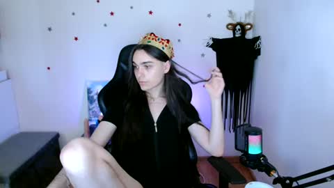 Snapshot of longhairbott chatting on July 2, 2026, 10:10 am Alex online show from July 2, 2026, 10:10 am