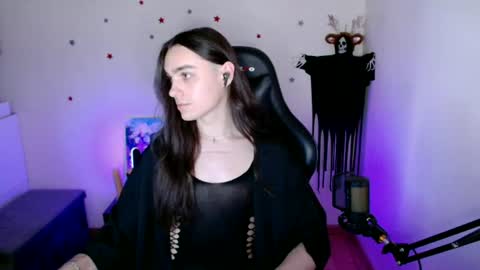 Snapshot of longhairbott chatting on July 3, 2026, 5:41 pm Alex online show from July 3, 2026, 5:41 pm