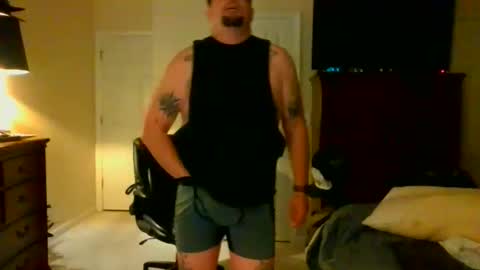 Snapshot of longlastingviking chatting on May 19, 2026, 2:40 am longlastingviking online show from May 19, 2026, 2:40 am
