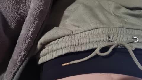 longslongbingbong online show from December 15, 2025, 4:06 am