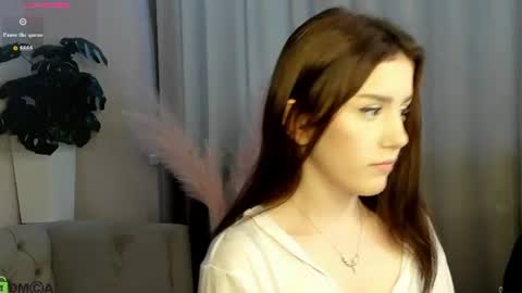 Luna online show from August 9, 2026, 3:23 am