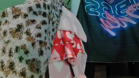 Londoncashmere69  online show from February 19, 2025, 12:35 am