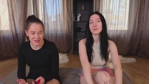 Snapshot of lookatmehabibi_ chatting on September 18, 2025, 4:25 am Adele Ellie and Lou Sally Dana and Bonnie online show from September 18, 2025, 4:25 am