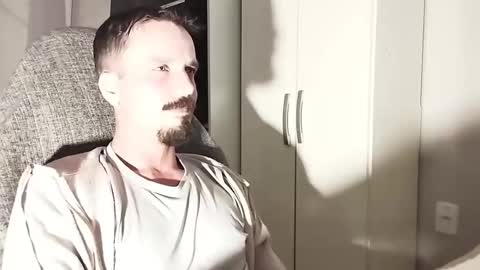 Snapshot of lookaz4010 chatting on October 10, 2025, 11:04 pm Lucas online show from October 10, 2025, 11:04 pm