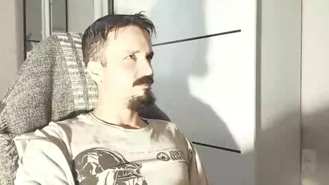 Snapshot of lookaz4010 chatting on February 3, 2026, 12:32 pm Lucas online show from February 3, 2026, 12:32 pm