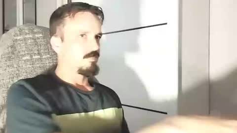 Snapshot of lookaz4010 chatting on February 13, 2026, 12:45 pm Lucas online show from February 13, 2026, 12:45 pm