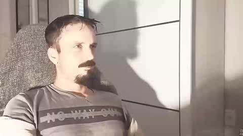 Snapshot of lookaz4010 chatting on February 16, 2026, 5:42 pm Lucas online show from February 16, 2026, 5:42 pm