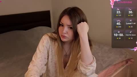 Snapshot of lora_amber chatting on October 13, 2025, 11:43 am Lora online show from October 13, 2025, 11:43 am