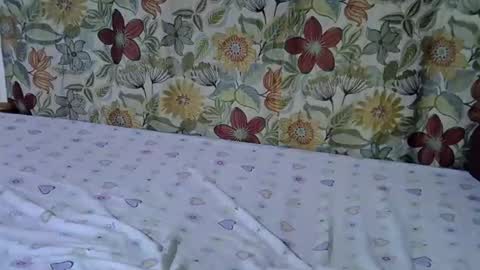 lora_amor online show from May 13, 2026, 1:30 pm