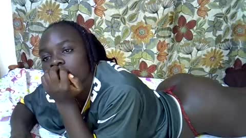 lora_amor online show from June 29, 2026, 1:11 pm