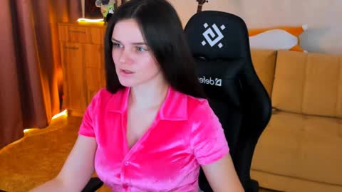 Snapshot of lora_cain chatting on December 6, 2024, 2:38 pm Lora Cain online show from December 6, 2024, 2:38 pm