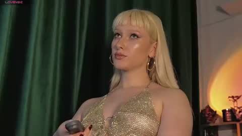 Snapshot of lora_hellyeah chatting on July 2, 2026, 10:10 am Lora heil online show from July 2, 2026, 10:10 am