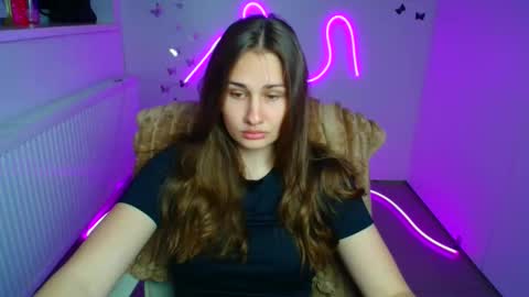 Snapshot of lora_kisses chatting on May 13, 2026, 5:49 am Lora online show from May 13, 2026, 5:49 am