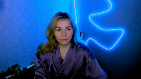 Lora online show from March 6, 2026, 3:25 am