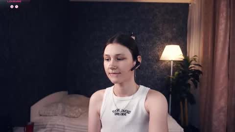 Lora online show from November 8, 2025, 5:07 am