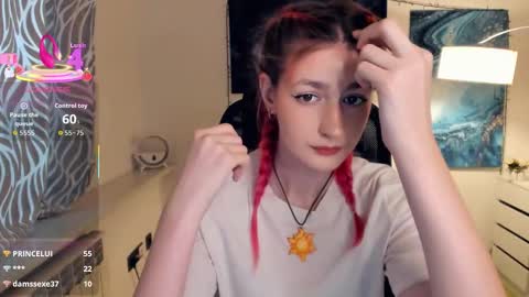 Snapshot of loradimmick chatting on October 8, 2025, 8:56 am Lora online show from October 8, 2025, 8:56 am