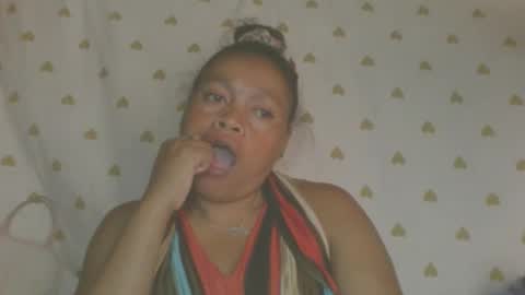 Snapshot of lorahvane chatting on May 8, 2026, 10:09 am LorahVane online show from May 8, 2026, 10:09 am