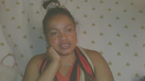 LorahxVane online show from May 8, 2026, 10:09 am