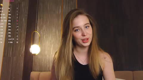 Loraine online show from March 12, 2025, 5:49 pm