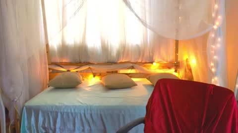 loreanis online show from November 16, 2025, 8:25 pm