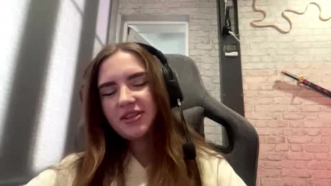 Molly online show from October 14, 2025, 5:19 am