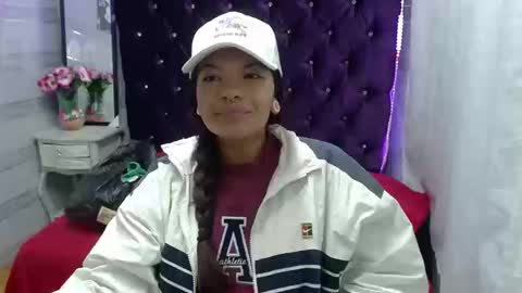 Snapshot of lorecherry chatting on September 8, 2025, 10:20 pm lorecherry online show from September 8, 2025, 10:20 pm