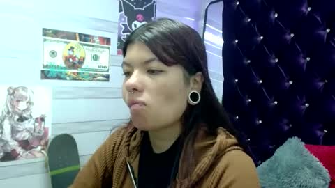 Snapshot of lorecherry chatting on September 14, 2025, 2:49 pm lorecherry online show from September 14, 2025, 2:49 pm