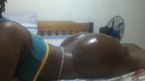 Snapshot of loreencutie chatting on October 6, 2025, 7:11 pm loreen online show from October 6, 2025, 7:11 pm