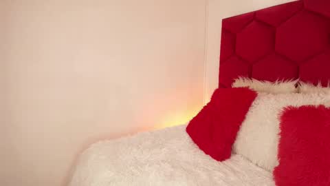 LORELI online show from November 11, 2025, 3:50 am