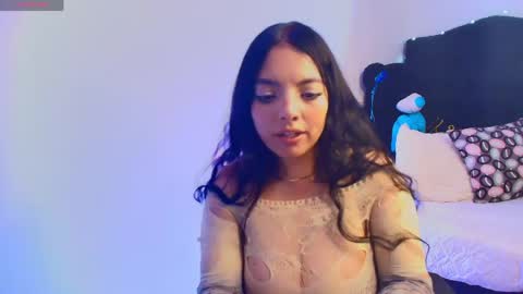 Snapshot of loren_44tits chatting on May 29, 2026, 10:19 pm Loren online show from May 29, 2026, 10:19 pm