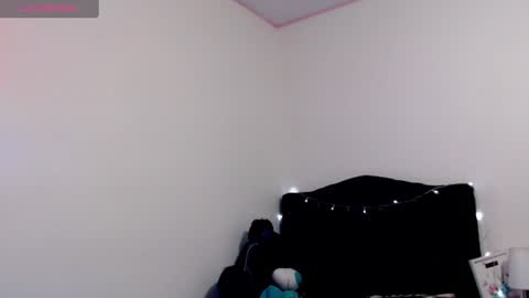 Snapshot of loren_44tits chatting on June 15, 2026, 3:14 pm Loren online show from June 15, 2026, 3:14 pm