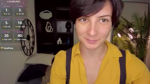 Loren online show from October 28, 2025, 2:42 pm