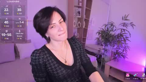 Snapshot of loren_daze chatting on December 19, 2025, 6:42 am Loren online show from December 19, 2025, 6:42 am