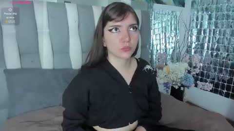 Loren   online show from July 4, 2026, 12:33 pm