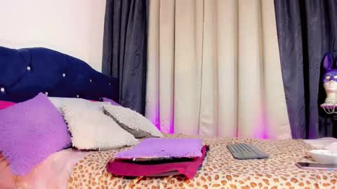 Snapshot of lorena_capelli_ chatting on October 3, 2025, 2:52 am lesly lorena online show from October 3, 2025, 2:52 am
