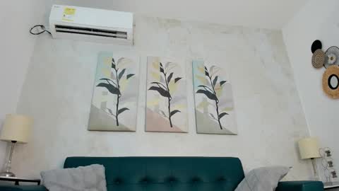 lorena_rubio online show from December 15, 2025, 12:09 pm