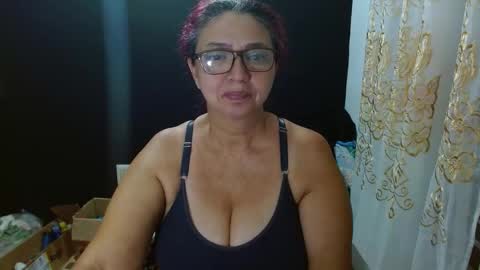 Lorena.. online show from October 8, 2025, 3:37 am
