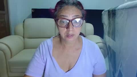 Lorena.. online show from October 13, 2025, 11:27 pm