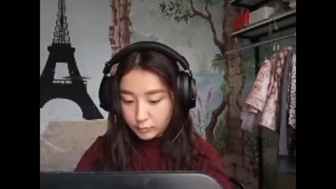 Snapshot of lorenelanosa chatting on December 4, 2025, 9:51 am Sofia online show from December 4, 2025, 9:51 am