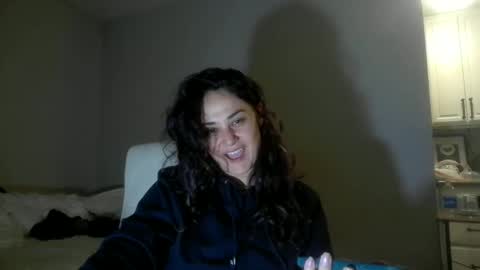 lorenlovely online show from September 27, 2025, 4:06 am