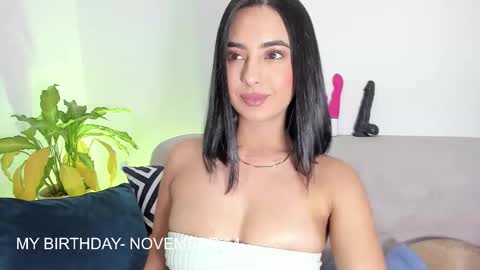 Snapshot of lorens_martin chatting on November 10, 2025, 11:15 pm L O R E N online show from November 10, 2025, 11:15 pm