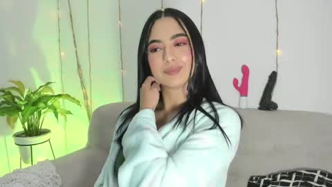 Snapshot of lorens_martin chatting on June 5, 2026, 9:42 pm L O R E N online show from June 5, 2026, 9:42 pm