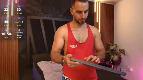  L O R E N Z O  Thumbs Up help  online show from February 20, 2026, 7:03 pm