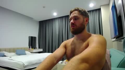 Snapshot of lorenzolux chatting on April 1, 2026, 4:59 pm Lorenz online show from April 1, 2026, 4:59 pm