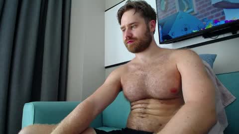 Snapshot of lorenzolux chatting on April 5, 2026, 7:49 am Lorenz online show from April 5, 2026, 7:49 am