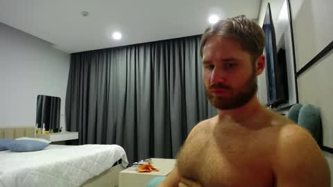 Snapshot of lorenzolux chatting on April 15, 2026, 5:31 pm Lorenz online show from April 15, 2026, 5:31 pm