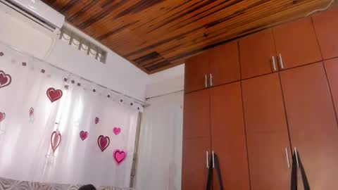 Queen Loreth online show from September 16, 2025, 4:19 pm