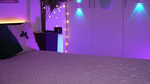 LoretteLorena online show from December 16, 2025, 8:03 pm