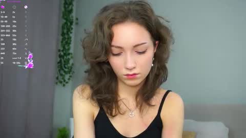 Naomi online show from November 12, 2025, 10:09 pm