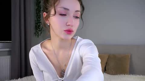 Naomi online show from November 26, 2025, 9:49 pm